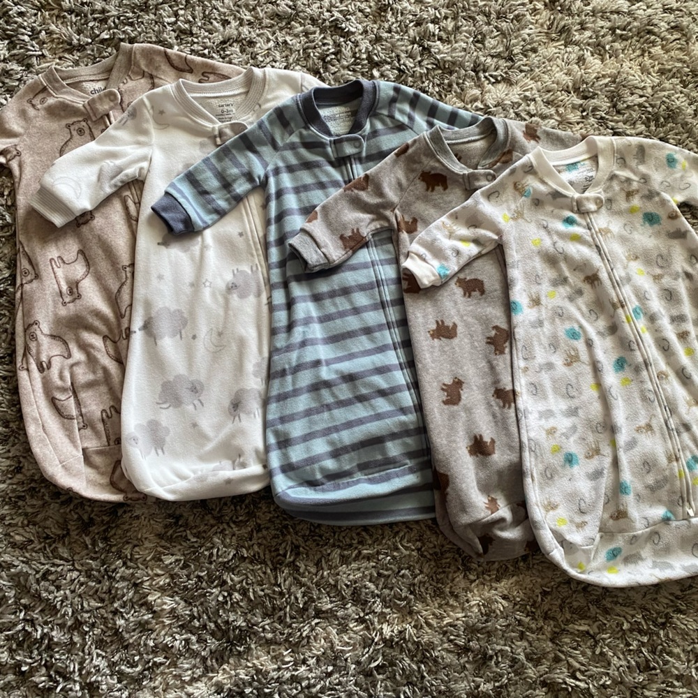 Like new, Carters fleece sleep sacks. Size 0-3